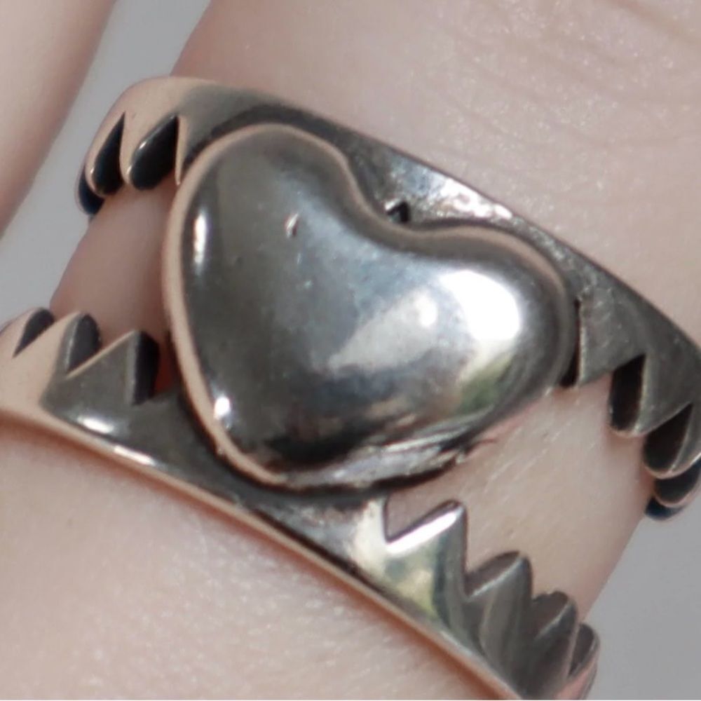 The Jagged Heart Statement Ring Adjustable In 925 - image 5